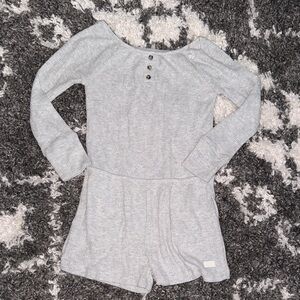 NWOT 7 For All Mankind Girls Ribbed Heather Gray Long Sleeve Buttoned Romper - S
